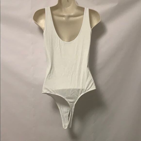 NWT TRESICS WHITE‎ BODYSUIT SIZE M - Picture 4 of 5